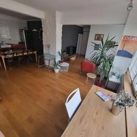 Apartment Large 2-bedroom Centre Art *